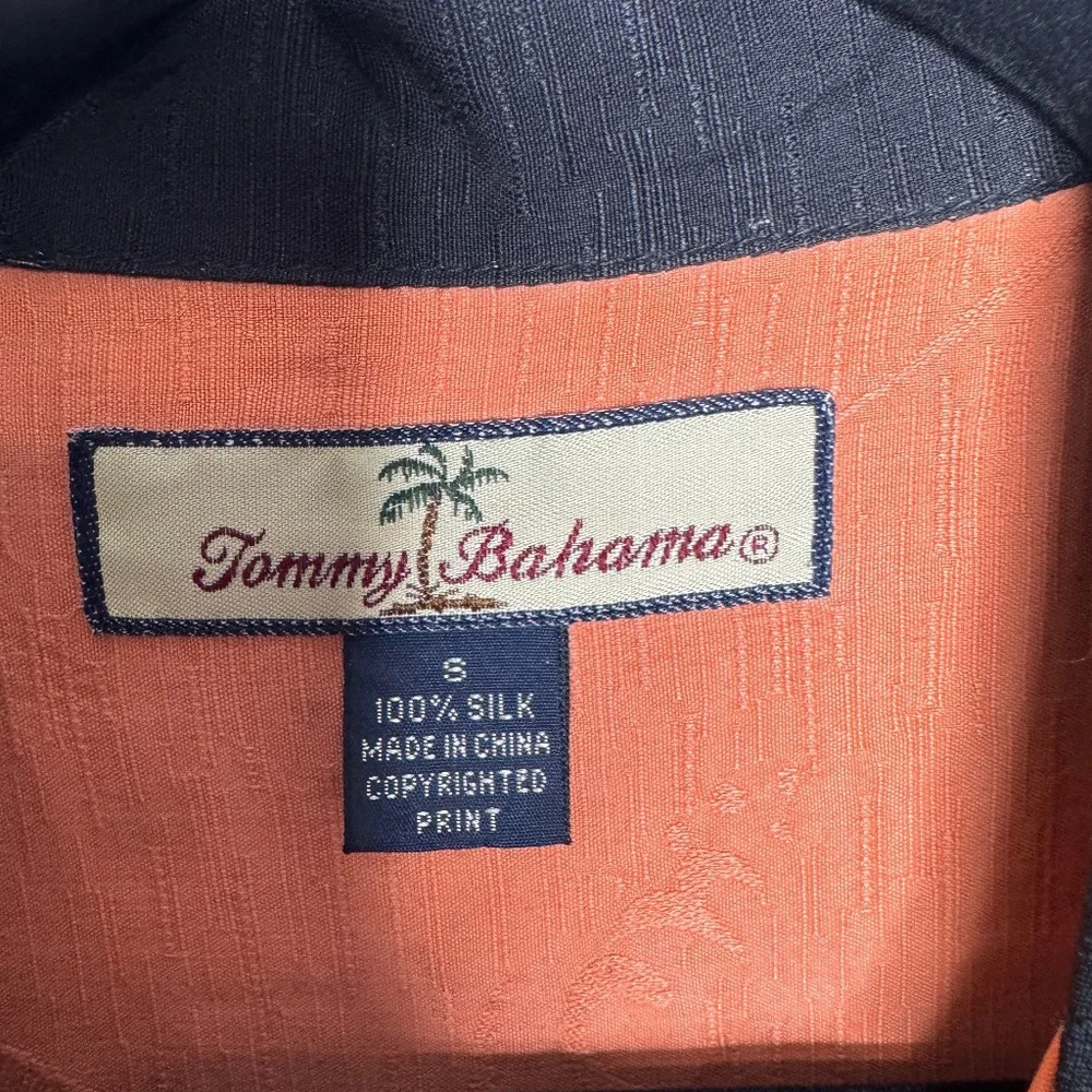 Tommy Bahama Men's black silk Hawaiian‎ Shirt multi color floral accents Small